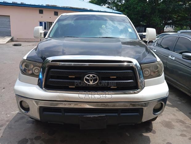 Toyota Tundra 2011 White