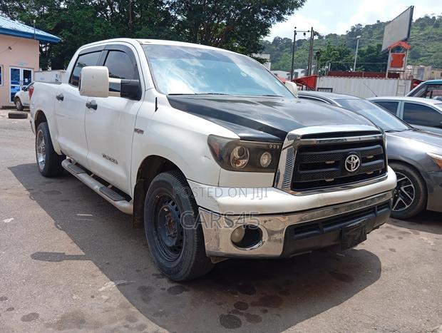 Toyota Tundra 2011 White