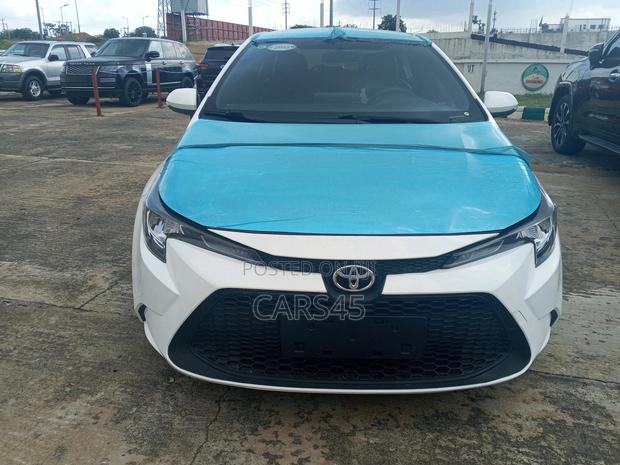 Toyota Corolla 2022 White