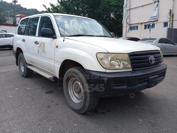 Toyota Land Cruiser 2007 White
