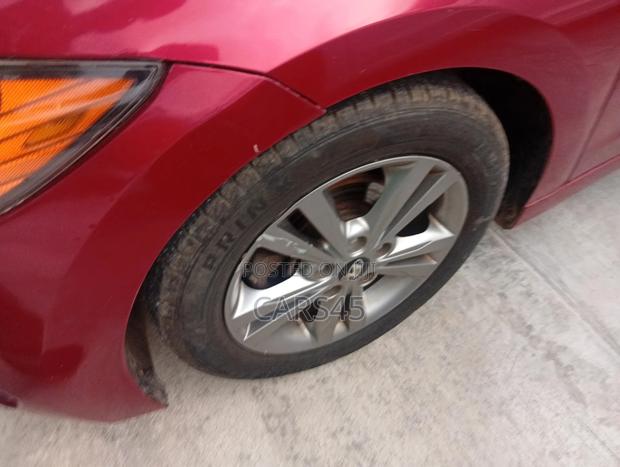 Hyundai Elantra 2017 Red