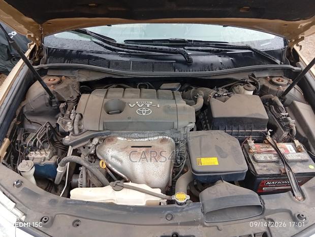Toyota Camry 2014 Gold