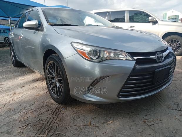 Toyota Camry 2015 Silver