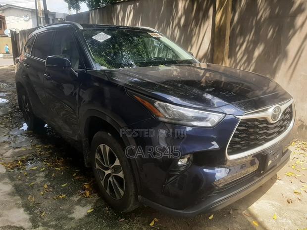 Toyota Highlander 2021 Blue