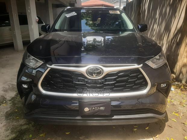 Toyota Highlander 2021 Blue