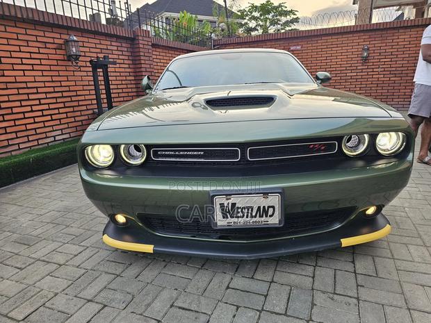 Dodge Challenger GT RWD 2019 Green