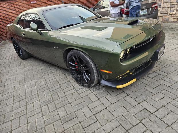 Dodge Challenger GT RWD 2019 Green