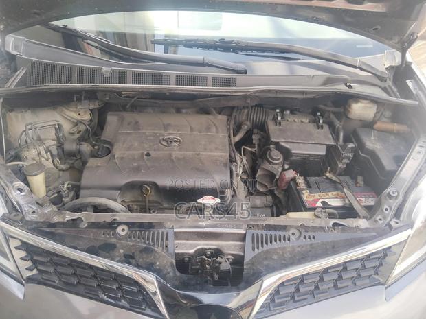 Toyota Sienna 2012 Gray