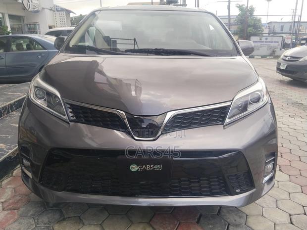 Toyota Sienna 2012 Gray