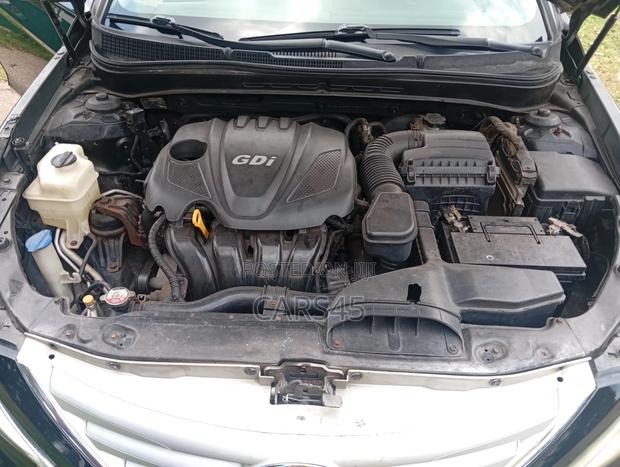 Hyundai Sonata 2011 Black