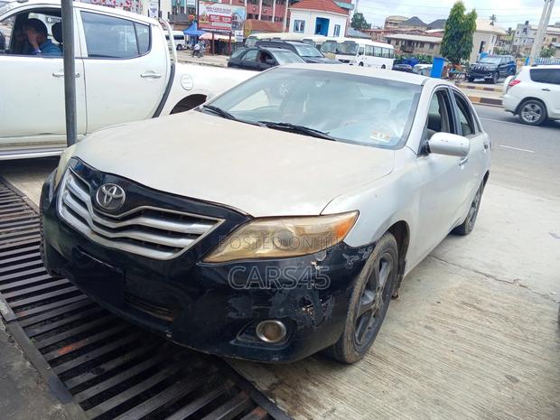 Toyota Camry 2009 Silver
