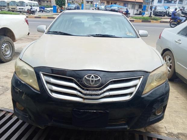 Toyota Camry 2009 Silver