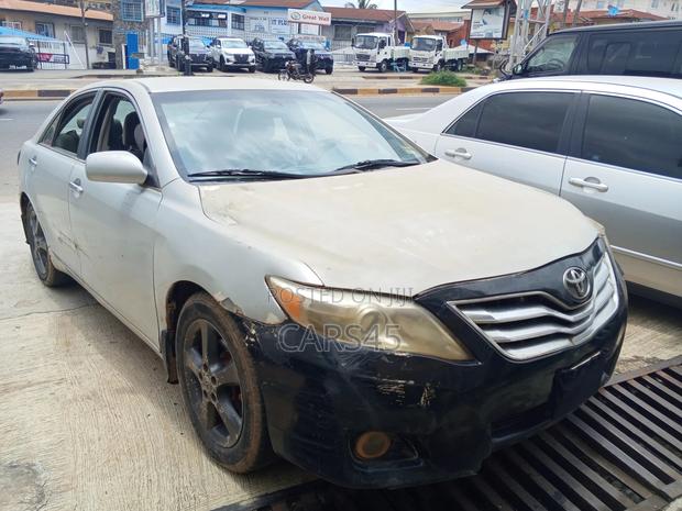 Toyota Camry 2009 Silver