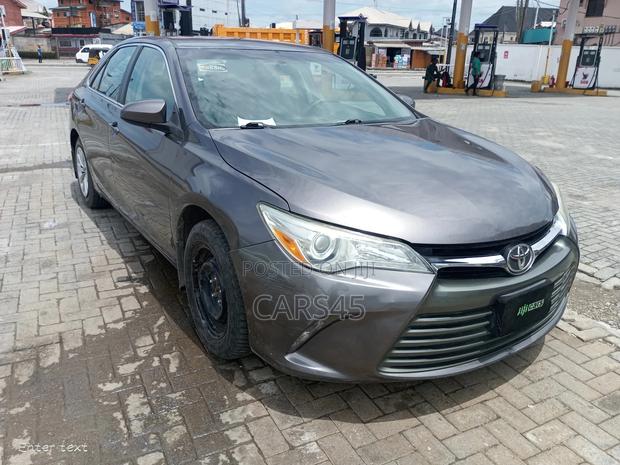 Toyota Camry 2015 Gray