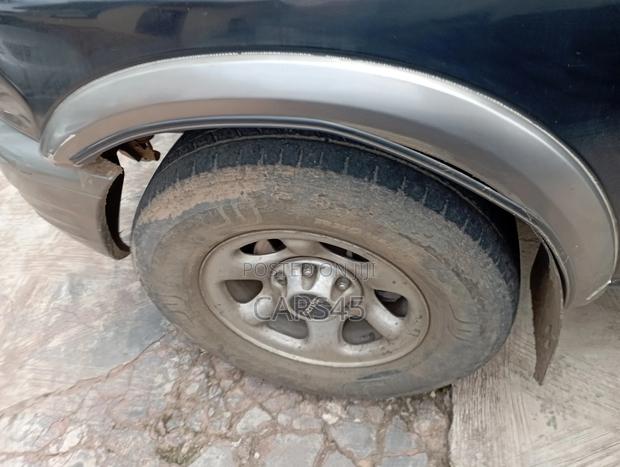 Isuzu Rodeo 2002 Black