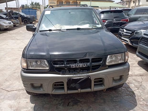 Isuzu Rodeo 2002 Black