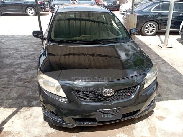 Toyota Corolla 2010 Black