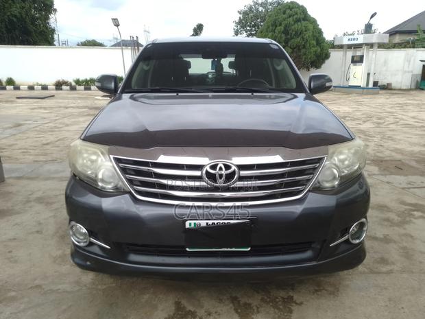 Toyota Fortuner 2015 Gray