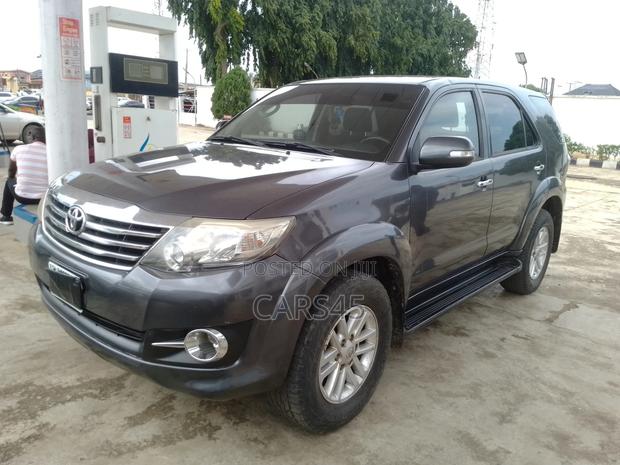 Toyota Fortuner 2015 Gray