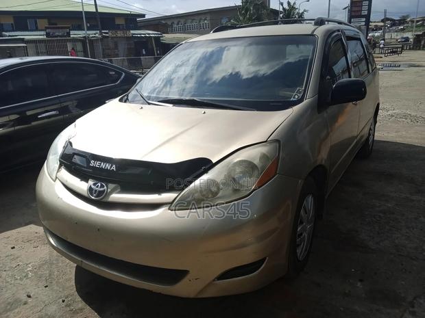 Toyota Sienna 2007 Gold