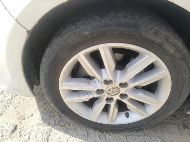 Toyota Avalon 2013 White