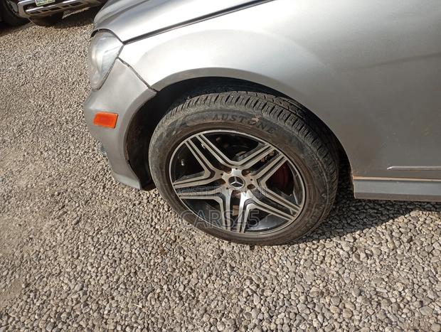 Mercedes-Benz C300 2009 Gray