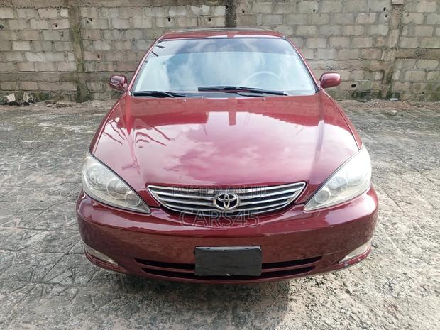 Toyota Camry XLE 4dr Sedan (2.4L 4cyl 5A) 2005 Red