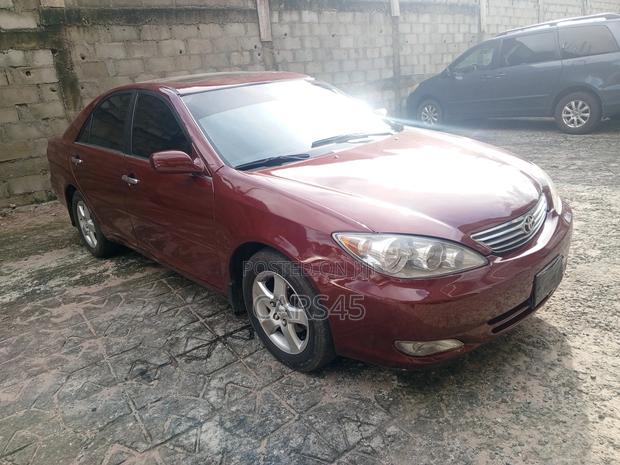 Toyota Camry XLE 4dr Sedan (2.4L 4cyl 5A) 2005 Red