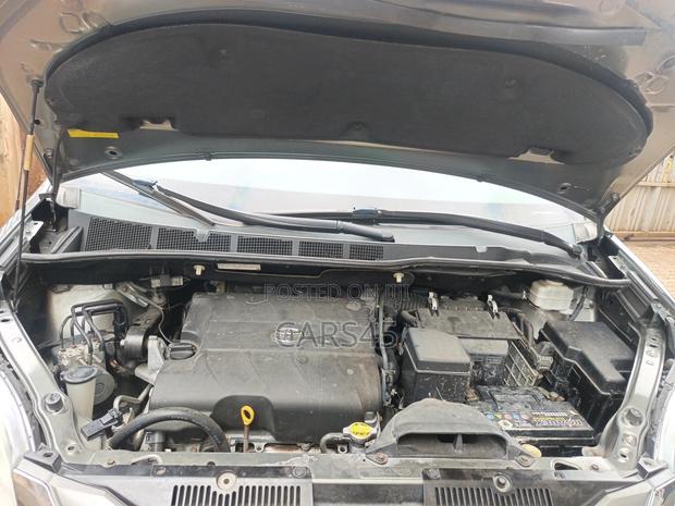 Toyota Sienna 2011 Gray
