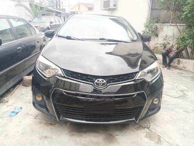 Toyota Corolla 2015 Black