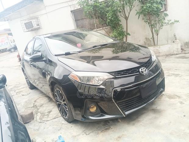 Toyota Corolla 2015 Black