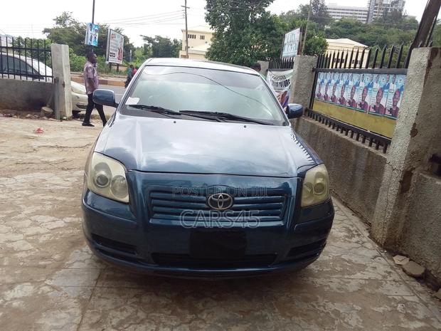 Toyota Avensis 2004 Blue