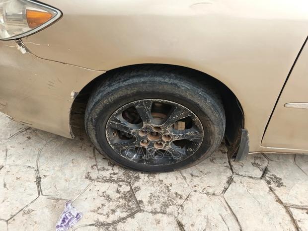 Toyota Camry 2006 Gold