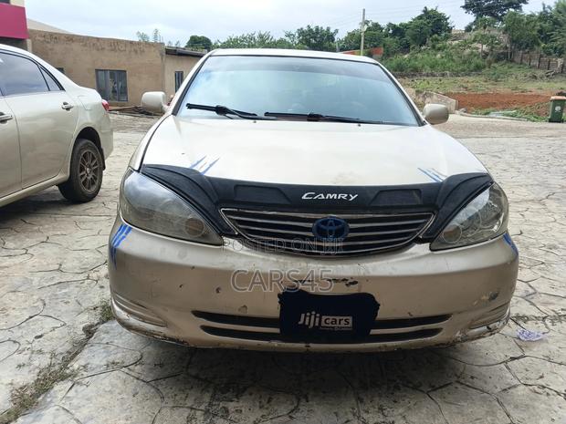Toyota Camry 2006 Gold