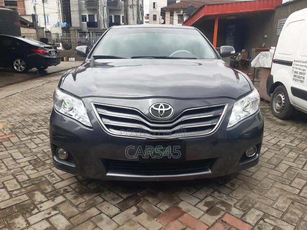 Toyota Camry 2010 Gray