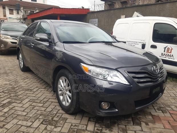 Toyota Camry 2010 Gray