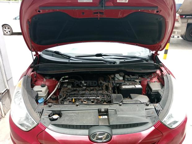 Hyundai Tucson 2013 Red