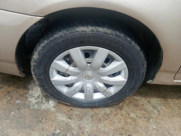 Toyota Corolla 2008 Gold