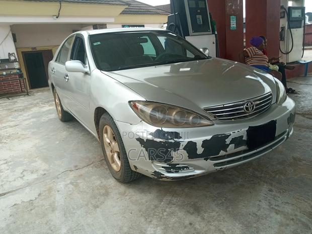 Toyota Camry 2002 Gray