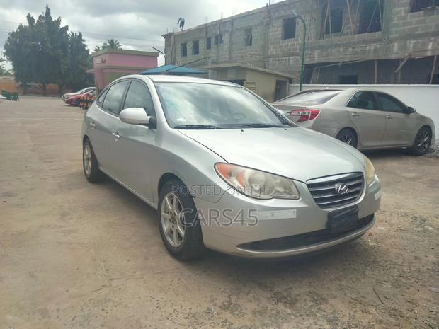 Hyundai Elantra 2009 Silver