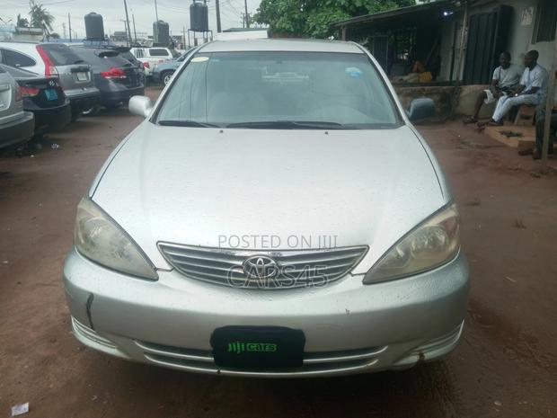 Toyota Camry LE 4dr Sedan (2.4L 4cyl 4A) 2004 Beige