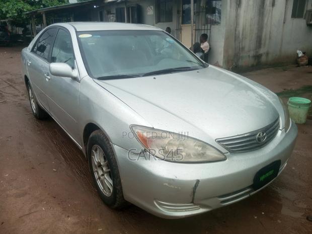 Toyota Camry LE 4dr Sedan (2.4L 4cyl 4A) 2004 Beige