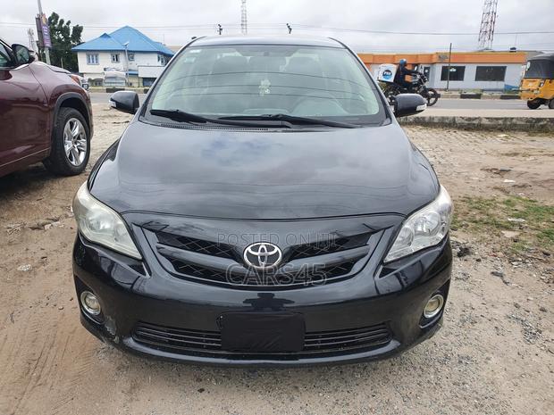 Toyota Corolla 2011 Black
