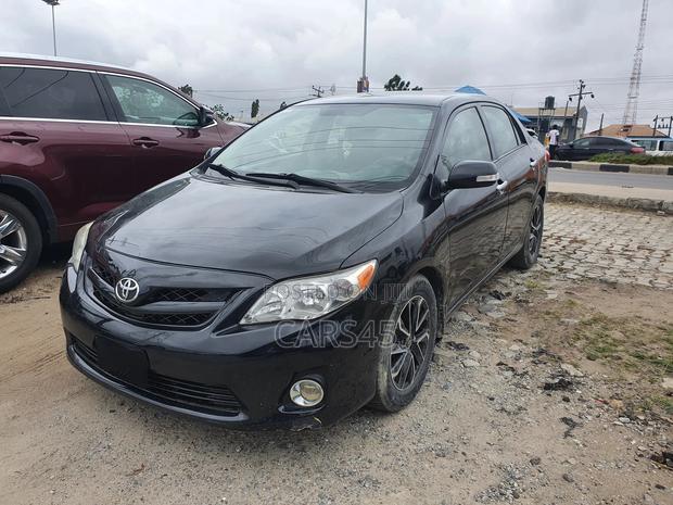 Toyota Corolla 2011 Black