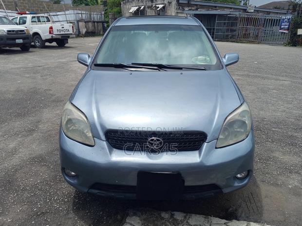 Toyota Matrix Hatchback FWD (1.8L 4cyl 5M) 2006 Blue