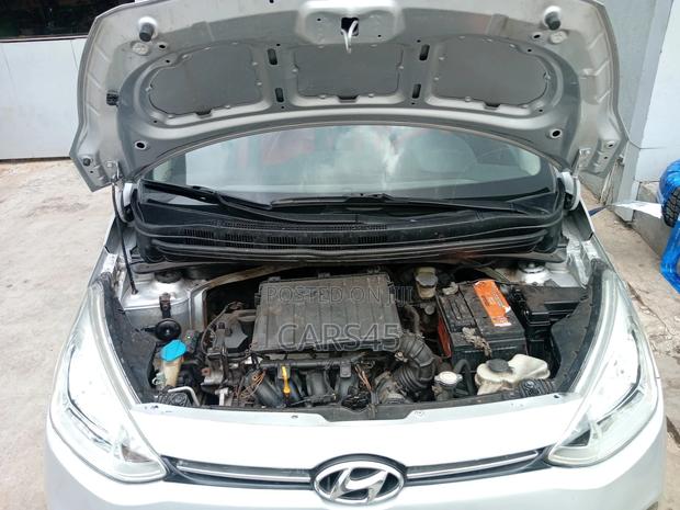 Hyundai Xcent 2015 Silver