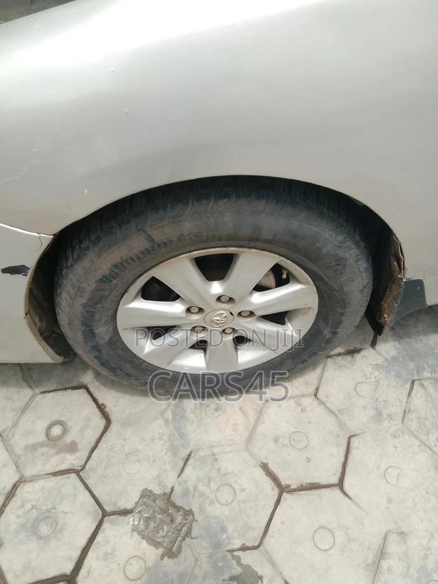 Toyota Corolla 2011 Silver