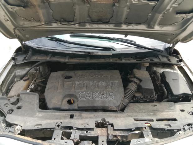 Toyota Corolla 2011 Silver