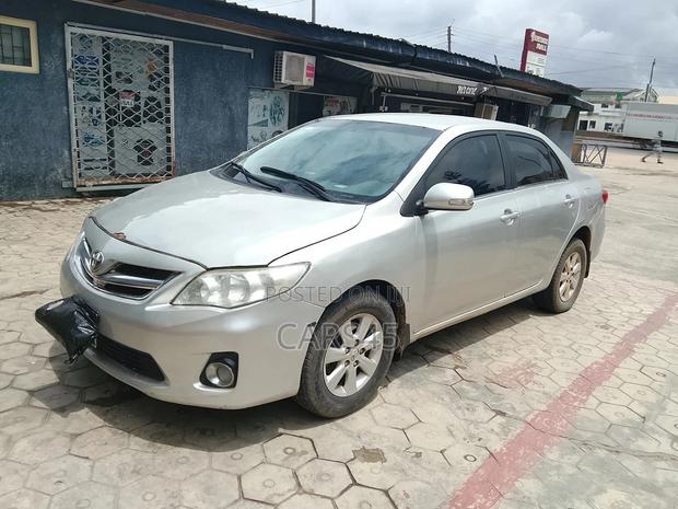 Toyota Corolla 2011 Silver