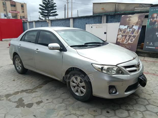 Toyota Corolla 2011 Silver
